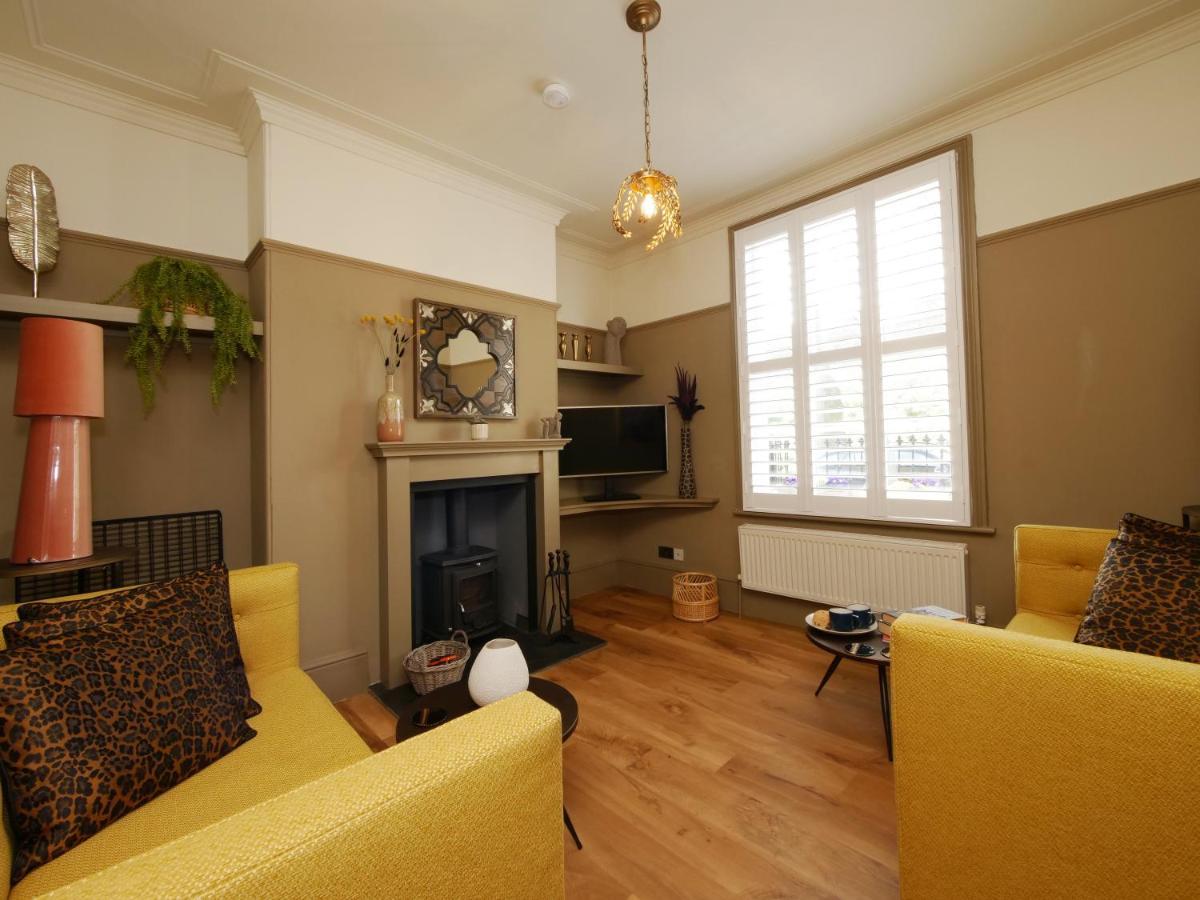 Bar Wall Cottage-City Wall Views-Sleeps 5 约克 外观 照片