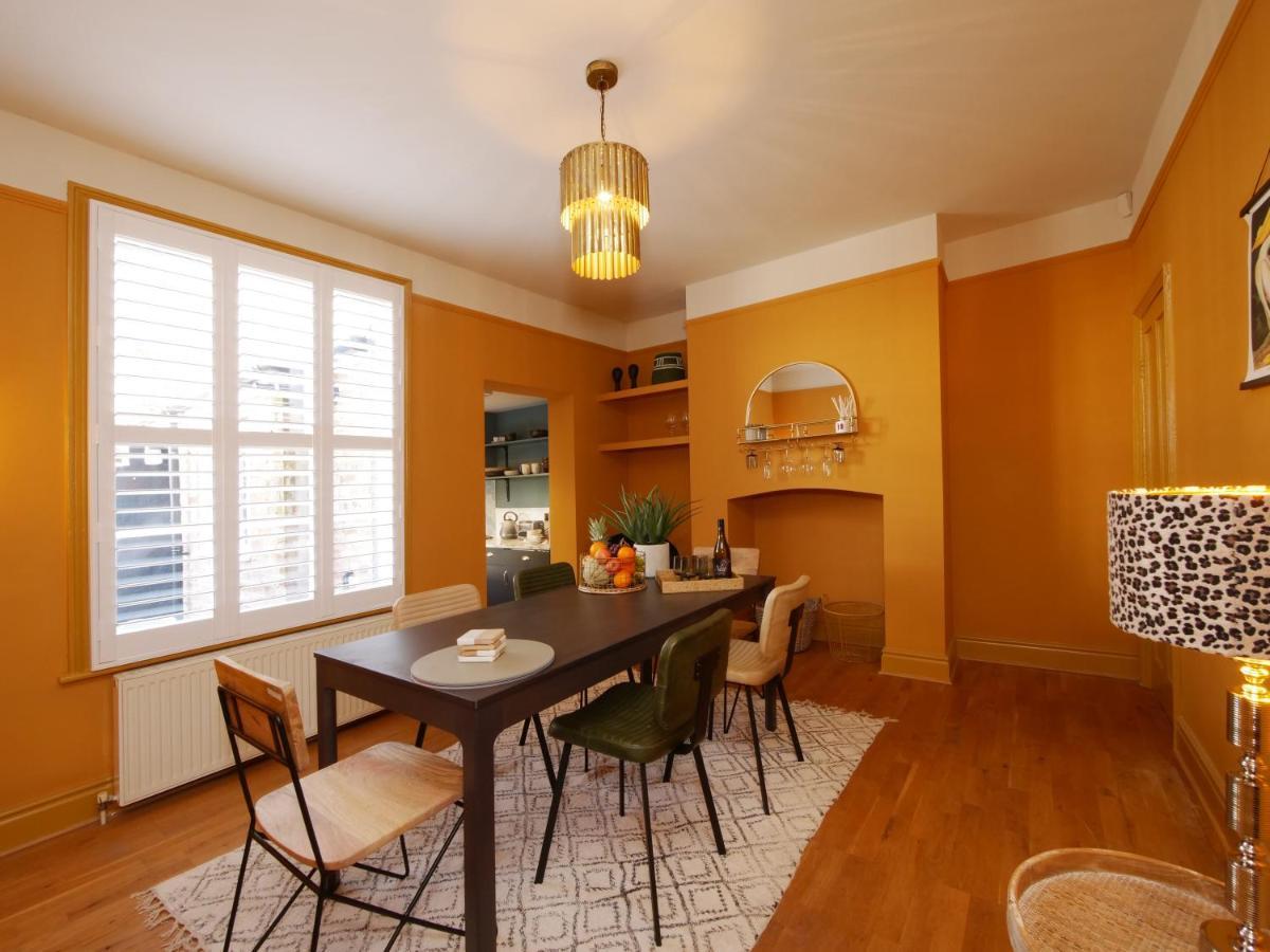 Bar Wall Cottage-City Wall Views-Sleeps 5 约克 外观 照片